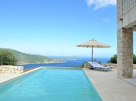 Urania Luxury Villas Pondi Bagian luar foto