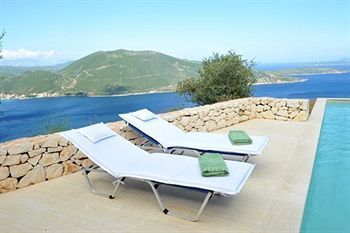 Urania Luxury Villas Pondi Bagian luar foto