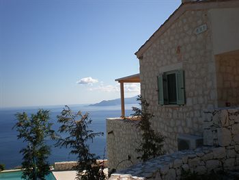 Urania Luxury Villas Pondi Bagian luar foto